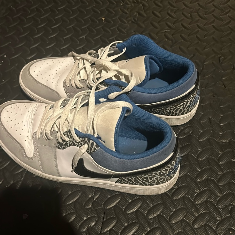 Jordan 1 low